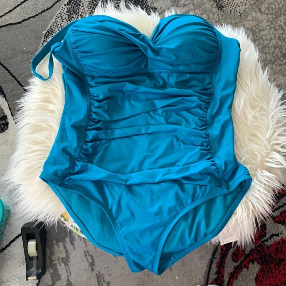 Liz Claiborne Swimsuit Size 12